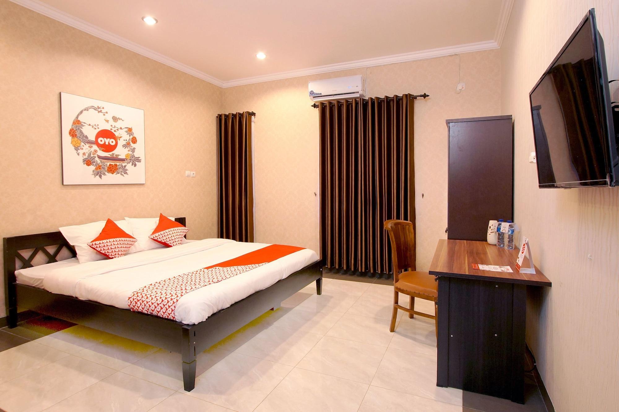Oyo 347 Bayang Brothers Guest House Maguwo Kültér fotó