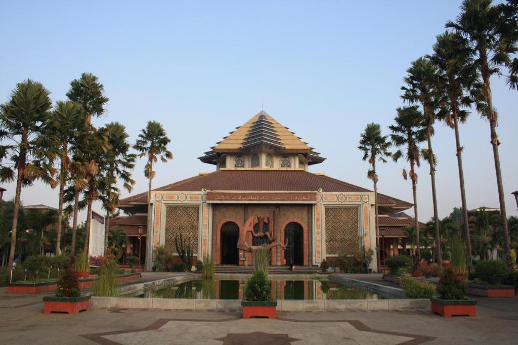 Oyo 347 Bayang Brothers Guest House Maguwo Kültér fotó