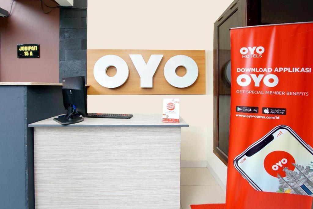 Oyo 347 Bayang Brothers Guest House Maguwo Kültér fotó