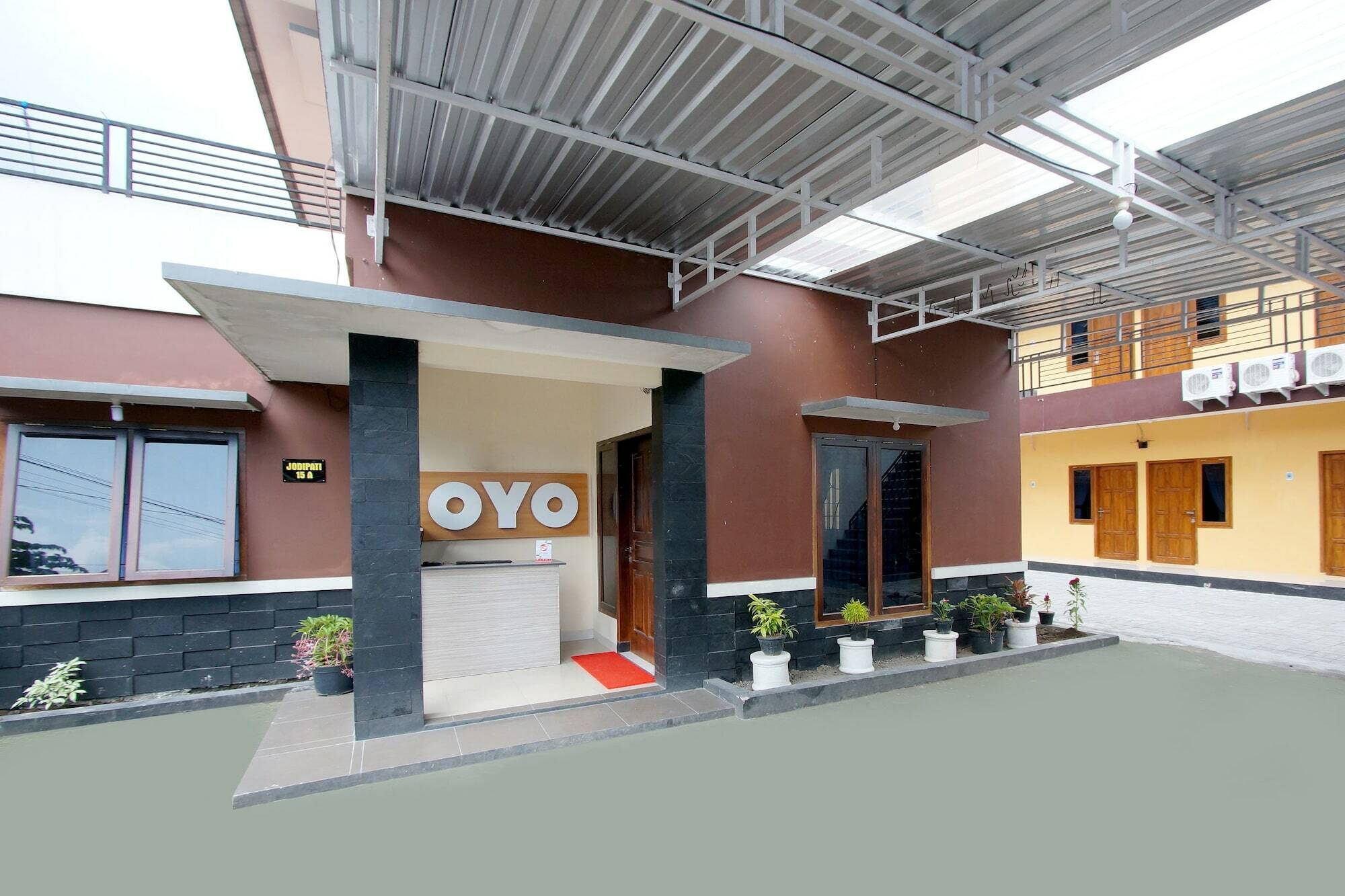 Oyo 347 Bayang Brothers Guest House Maguwo Kültér fotó